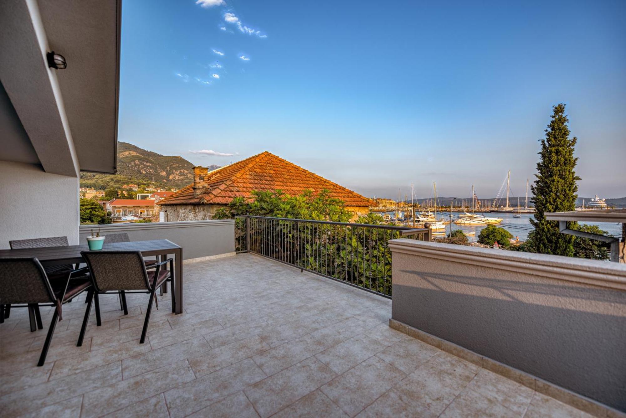 Miro Guesthouse Tivat Exterior foto