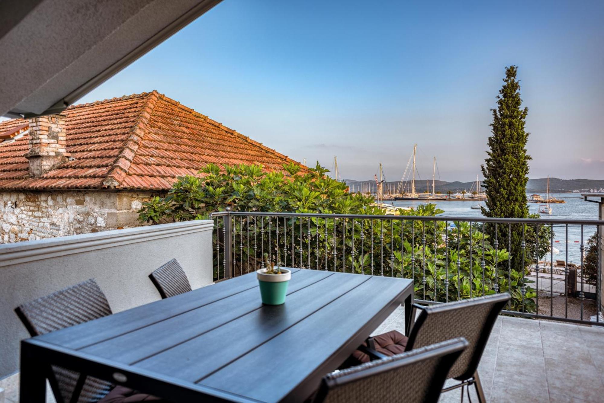 Miro Guesthouse Tivat Exterior foto