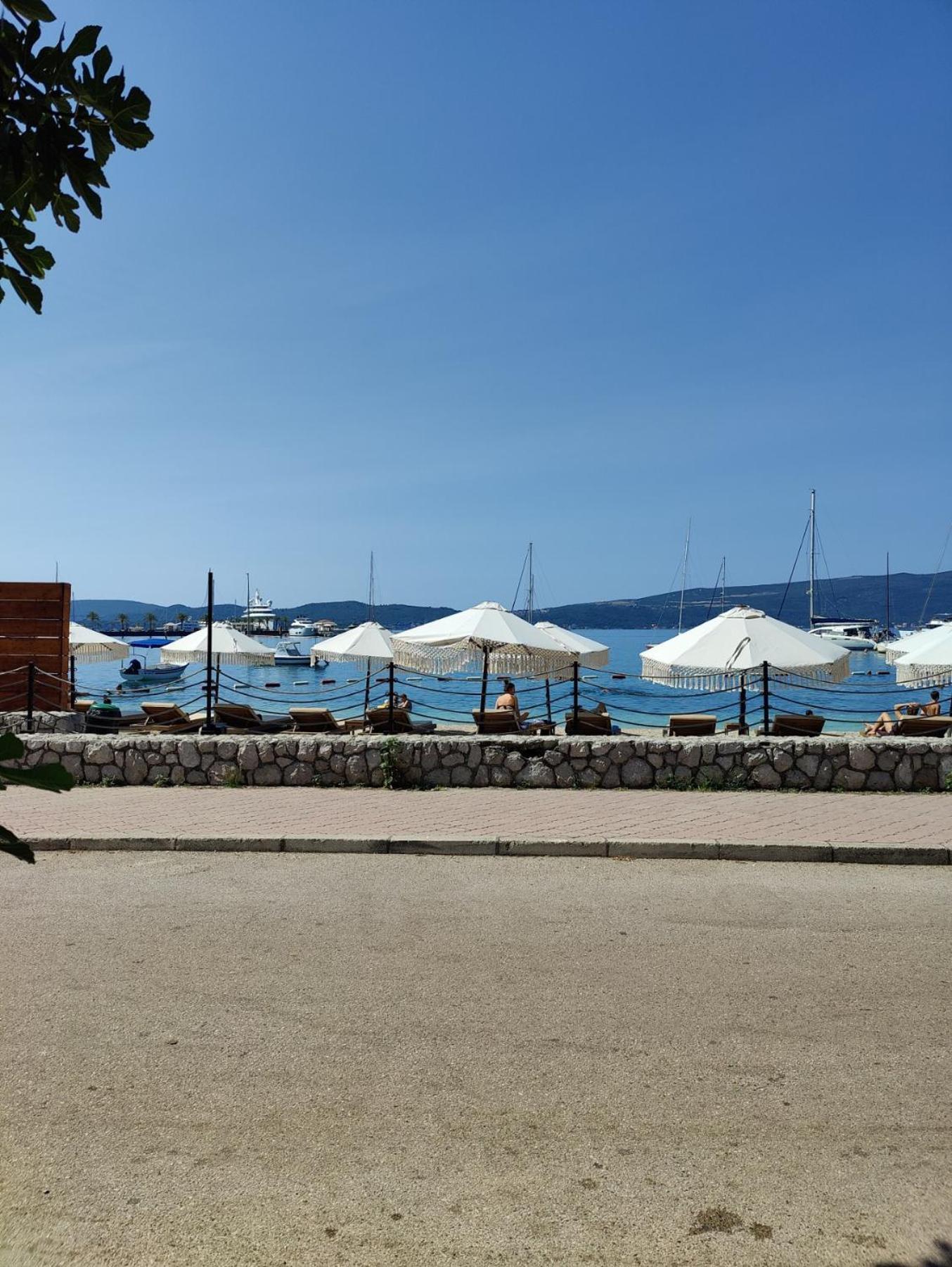 Miro Guesthouse Tivat Exterior foto