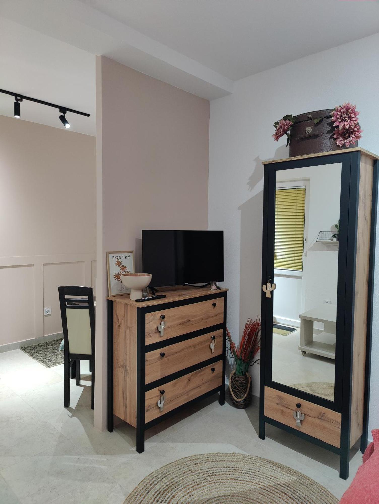 Miro Guesthouse Tivat Exterior foto